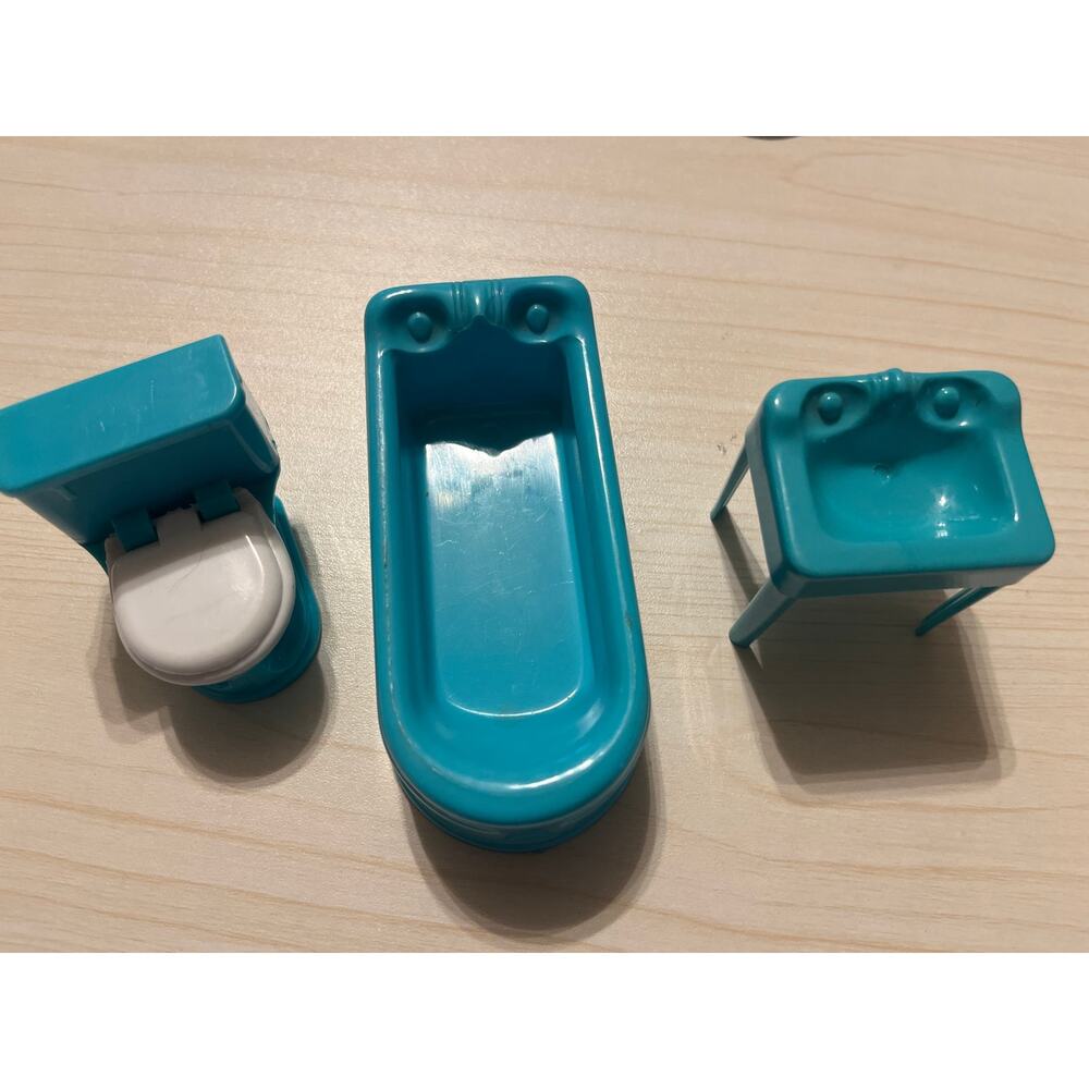 Plasco Plastic Dollhouse Furniture Bathroom Tub, Sink, & Toilet Blue Doll